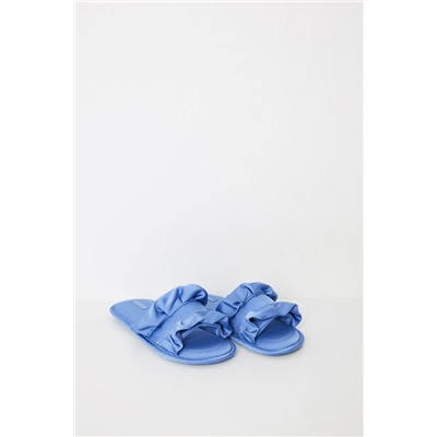 Zapatillas casa satén volantes azul