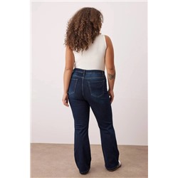 Koyu Mavi Yüksek Bel İspanyol Paça Flare Fit Denim Büyük Beden Jeans TBBAW26CJ00034