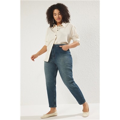 Trendyol Curve Koyu Mavi Yüksek Bel Comfort Eskitme Yıkamalı Mom Fit Büyük Beden Jeans TBBSS25CJ00004