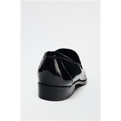 PATENT EFFECT LOAFERS