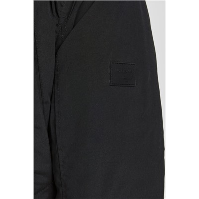 Chaqueta con capucha Negro