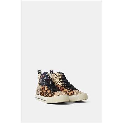 Sneakers caña alta patch piel