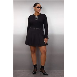 Siyah Fiyonk ve Cut Out Detaylı Bisiklet Yaka Slim/Vücuda Oturan Örme Bluz TBBAW26AF00023