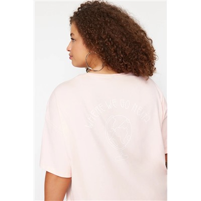 Açık Pembe %100 Pamuk Sırt Baskılı Geniş Rahat Kesim Bisiklet Yaka Örme T-Shirt TBBSS24BF00025