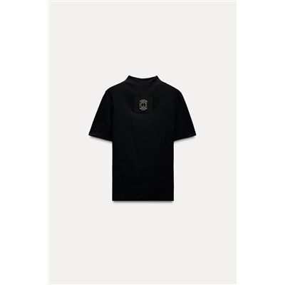 BROOCH CLASP T-SHIRT