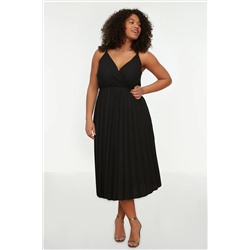 Trendyol Curve Siyah A-line Örme Kruvaze Yaka Piliseli Elbise TBBSS22EL1565