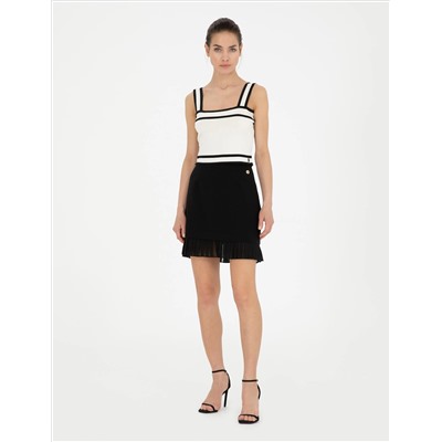 Beyaz Crop Top Triko Bluz