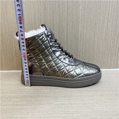 Женские зимние ботинки