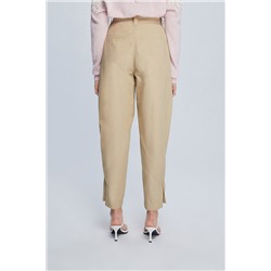 Pantalón recto Beige