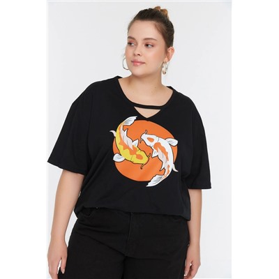 Siyah Boyfriend Fit Balık Baskılı %100 Pamuk Örme Büyük Beden T-Shirt TBBSS22TS2121