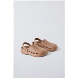 RUBBERISED CLOGS
