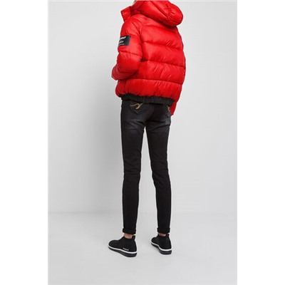 Chaqueta corta acolchada capucha
