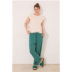 Conjunto de pantalón y camiseta