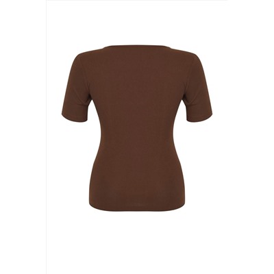 Kahverengi Slim Kalpli Cut-Out Detaylı Fitilli %100 Pamuk Örme Büyük Beden T-shirt TBBSS24BF00006
