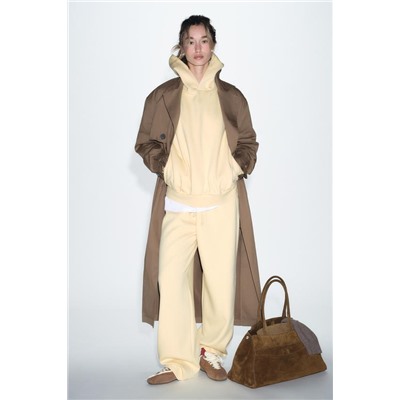 HOODIE WITH POCKETS
