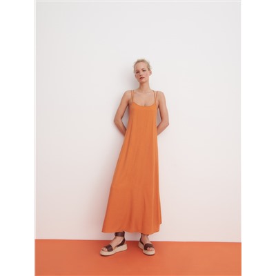 Kleid mit hohem Viskoseanteil