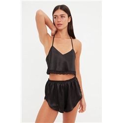 TRENDYOLMİLLA Siyah Dantel Detaylı Crop Saten Dokuma Pijama Takımı THMSS22PT0264