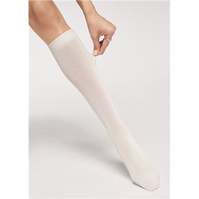 Lange Socken aus Wolle und Baumwolle