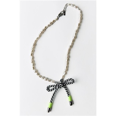 FAUX PEARL AND CORD BOW NECKLACE