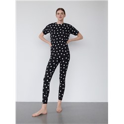 Gepunkteter Pyjama