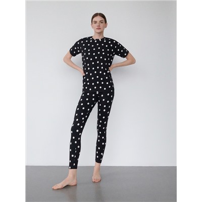 Gepunkteter Pyjama