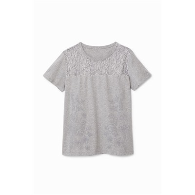 Camiseta floral con encaje