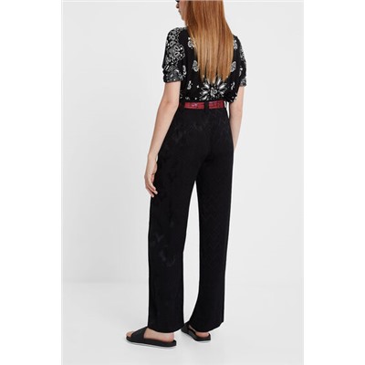 Pantalón con pañuelo cinturón
