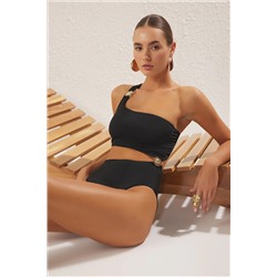 TRENDYOLMİLLA Siyah Tek Omuz Güneş Aksesuarlı Premium Cut Out/Pencereli Regular Mayokini TBESS25MA00046