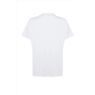 Beyaz Lacivert Yakası Ribanalı Boyfriend %100 Pamuk Örme T-shirt TBBSS23BF00019