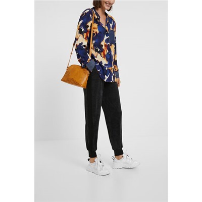 Blusa manga larga cuello pico