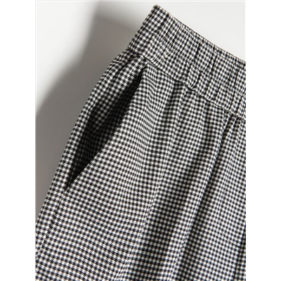 Hose mit Bügelfalte