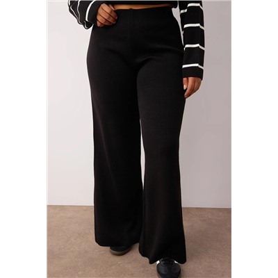 Siyah Çizgili Fermuarlı Oversize/Geniş Kalıp Triko Alt-Üst Takım TBBAW26CP00003