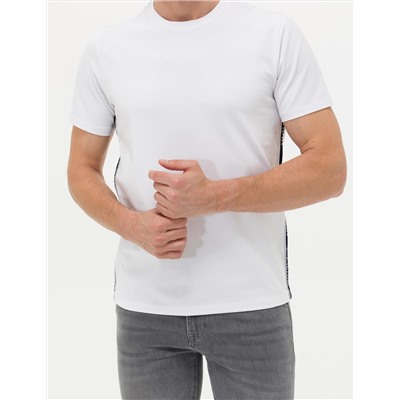 Beyaz Slim Fit Yandan Baskılı Bisiklet Yaka Tişört