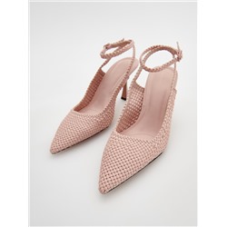 Pumps mit Latino-Absatz