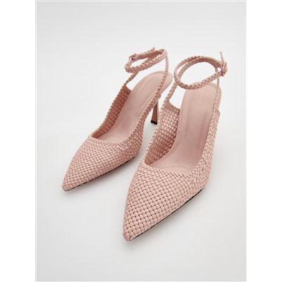 Pumps mit Latino-Absatz