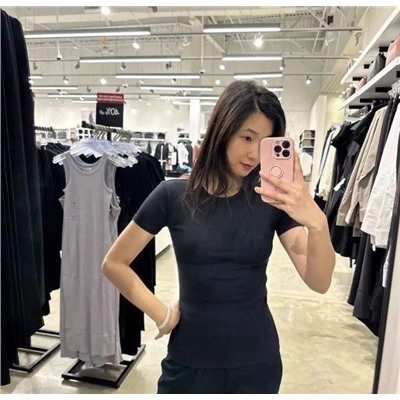 Базовые женские футболки  ✔️Calvi*n Klei*n