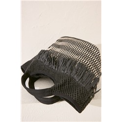 Bolso mediano rafia flecos negro
