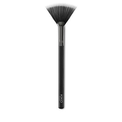 face 12 powder fan brush