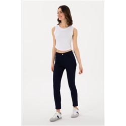 Kadın Beyaz Kolsuz Bisiklet Yaka Crop Basic Tişört