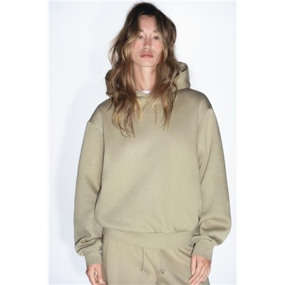 HOODIE WITH POCKETS