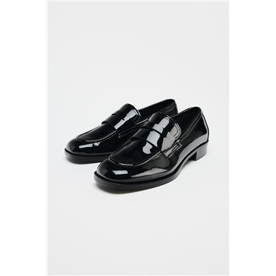 PATENT EFFECT LOAFERS