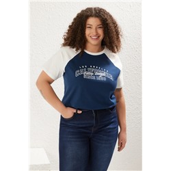 Trendyol Curve Mavi Renk Bloklu Baskılı %100 Pamuk Örme Büyük Beden T-shirt TBBSS23BF00014