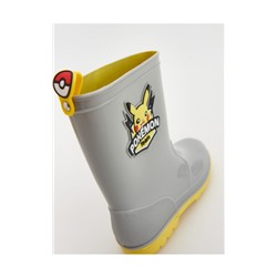 Gummistiefel mit Pokémon-Applikation