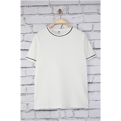 Trendyol Curve Ekru Bisiklet Yaka Biye Detaylı Basic Büyük Beden T-shirt TBBSS25BF00050
