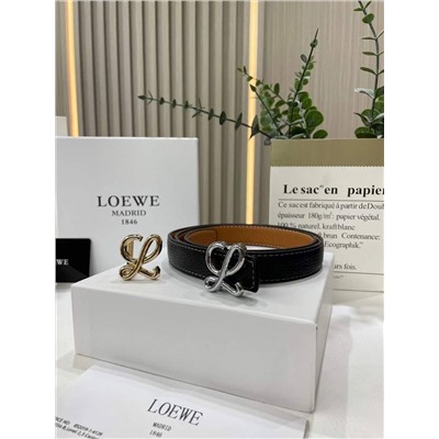 Женский ремень Loew*e с двумя сменными бляшками