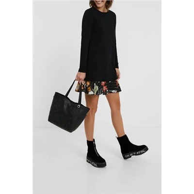 Vestido corto con bajo floral