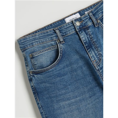 Jeans im Carrot-Fit mit schmalem Bein