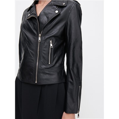 Lederjacke im Biker-Stil