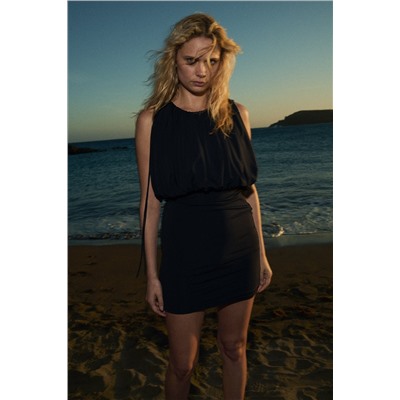 VESTIDO CORTO VOLUMEN DRAPEADO