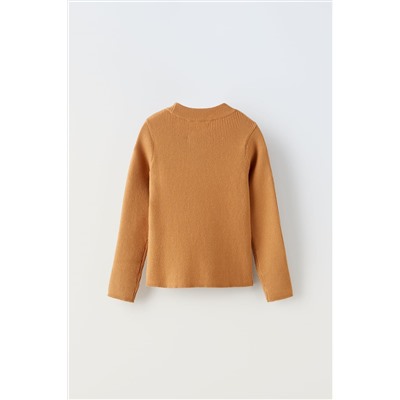 RIBBED KNIT SWEATER